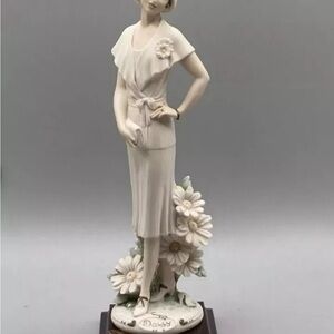 Armani Porcelain “Daisy” Figurine NEW W/ TAGS IN ORIGINAL BOX PERFECT CONDITION